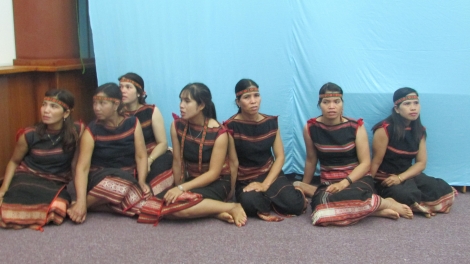 Tơlơi adôh Jarai đưm pơpŭ bơyan ngă đang hmua