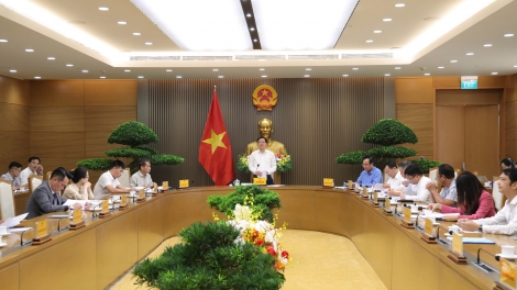 Tenh kuăng pơklaih tơnap tap, tơhlăk tơhlĭn gah groi teh, cham char 