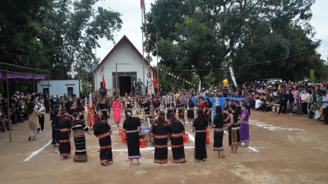 Ba vâ xeh nu pang hla dru (Yêu em trong lặng thầm)