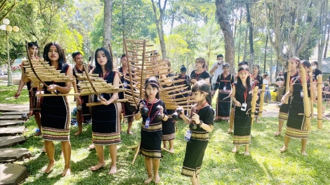 Mơ-eăm hriâm tâp