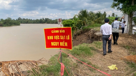 ប្រជាជនជាង២០០គ្រួសារនៅខេត្តវិញឡុងនៅមិននឹងដោយសារទំនប់ត្រូវបាក់ស្រុតក្នុងរដូវវស្សា