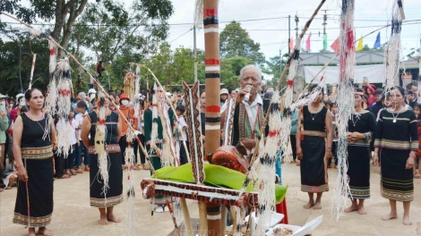 Mơak bơyan hơpuă yuă