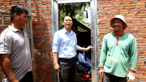 Đảng viên đồng hành cùng dân thoát nghèo ở vùng căn cứ Ea M'Droh