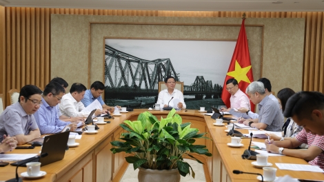 Groi Thủ tướng Hồ Quốc Dũng pah kan đah ăp Bộ, n’gâng kan mpeh nô nău ƀư njêng, tât tăch rvăt, tăch n’gluh sầu riêng