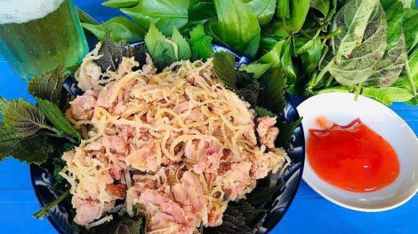 NỰA SLỔM MÁC RẨU CÚA CẦN MƯỜNG 
