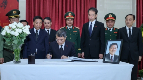 Pôa Lê Minh Hưng, Ngế pro xiâm hnê ngăn tơnêi têa pôu ngăn pôa Chu Dung Cơ, Ngế pro xiâm hnê ngăn tơnêi têa Sinuâ hneăng hdrối