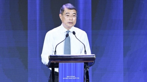 Ồng Lê Minh Hưng - Thủ tướng Chính phủ pơrjum Mpồl sồr lơh Lơngăp lơngai internet dà lơgar