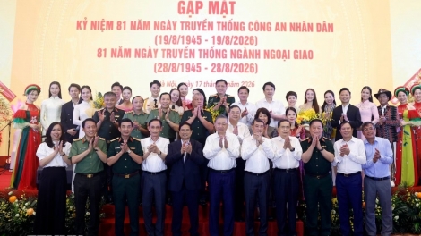 TỔNG BÍ THƯ, CHỦ TỊCH NƯỚC PÂH G’LUH TR’LƯM MẶT HƠNH DEH T’NGAY TRUYỀN THỐNG CAND LÂNG NGÀNH NGOẠI GIAO
