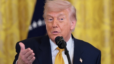 T’COOH TRUMP MOON CHOOM LÊY P’CĂH MOON RÂU GR’HOOT BHRỢ OOY EO BIỂN HORMUZ OOY 48 GIỜ NÂU A’TÔH