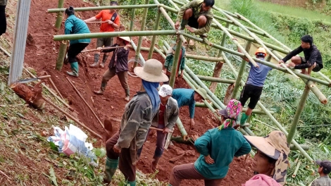 Mưa kéo dài gây sạt lở đất đá tại nhiều nơi ở Sơn La 