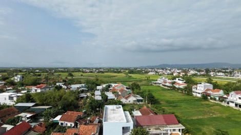 Hiến đất làm nhà tránh lũ, nghĩa tình nơi vùng thiên tai Đắk Lắk
