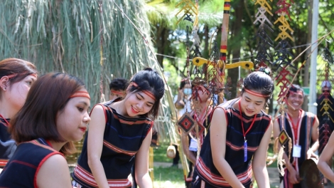 Lời răn dạy cuả cha ông (Nău ntĭm nti bâh bu ranh) 
