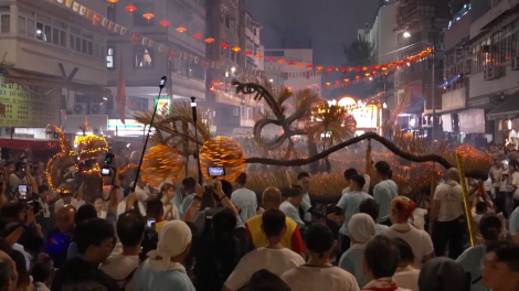 Hong Kong: Múa rồng lửa thắp sáng đường phố dịp lễ hội trung thu
