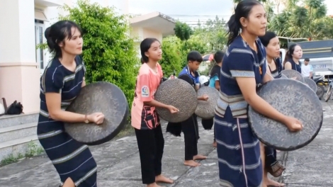 Bơto pơlam kòn sao prăp gàr niam chài jơi bơtiàn 
