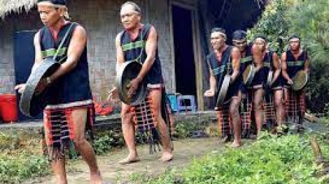 Nău rêh ueh mhe  (Ca ngợi cuộc sống tươi đẹp)
