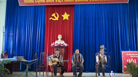Tanh bĕ ayong dăm jŭ