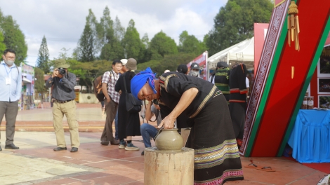Rơkong pơchân dêi pôa pâ