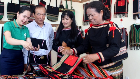 Đắk Lắk phát huy vai trò của người có uy tín từ cơ sở
