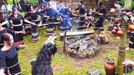 Ơ dra Teng Pheng (Hỡi cô gái Teng Pheng)