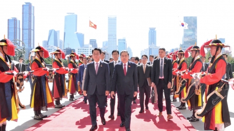 Khua bruă kƀĭn ala Trần Thanh Mẫn nao čuă klă klơ̆ng Dhŭng Korea