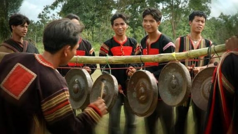 Mtô lač kơ anak čô (Dạy dỗ con cháu)