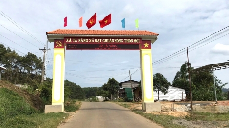  “Cau geh bơngă pin dờn” rbàng tàm tơrbŏ bal bơt bơtàu ƀòn lơgar pa tàm Lâm Đồng 