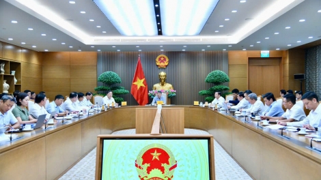 Khua knŭk kna gĭt gai mtrŭt mđĭ hnơ̆ng ngă bruă, mjêč bi liê ngăn prăk kơ dŭm hdră bruă êlan klông phŭn 