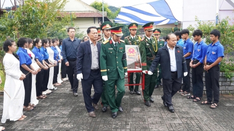 Quảng Ngãi pơdong ƀŭ linh lôch tang ăn teh đak A Ngõa