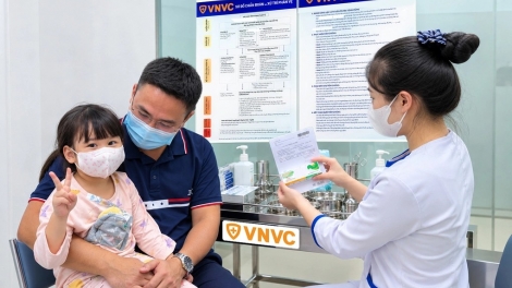LÂH 100.000 APÊÊ P’NIÊN BƠƠN TIÊM VĂC XIN BHIH TÊY DZUNG BOỌP ĐHỊ BÊL PR’LUH CR’AY XOỌC MOOT HÂN NOO BHA LÂNG