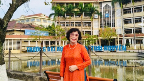 Nữ giáo sư người Tày và hành trình nghiên cứu văn học Pháp