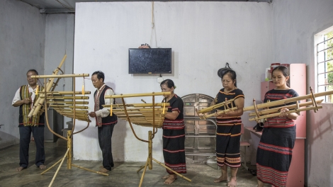Cau chài jak ngan ồng A Bang - Cau tàm pơrdờn wơl sap đờng bơh yau cau Sơdàng dê