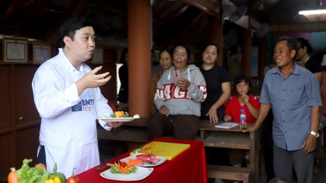 Hŏk tơdrong jang vă gơh hiôk ăn tơdrong chă pơm jang tơ̆ Đăk Lăk 