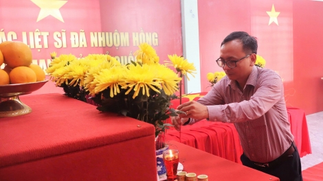 Quảng Ngãi: Ƀôh băt, kôch akŏm 3 kơting linh lôch tang tơ̆ bro tu đak glung Nước No 