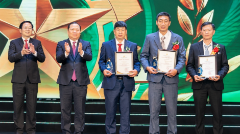 	Tìp mat cau tờm lơh geh sơntìl tiêu Tùng Linh, Cau lơh broă sa Việt Nam jak ngan 40 nam tam gơl pa  