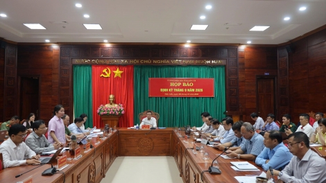 Dak Lak: 44 boh să, phương rơkâo tla glăi 155 klai prăk djru hlô rông 