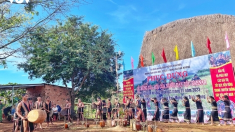 Đơs tàm tơrbŏ: Hìu bơnhă gơboh gơbài