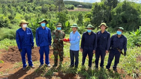 Sang bruă khua tơhan tơring čar Dak Lăk rŭ đĭ sa per tơlang tơhan pơsăn drơi kơ lŏn ia ƀơi tơring čar Mondulkiri, dêh čar Kur