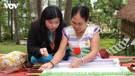 Nting tơngkah