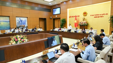 PEIH PAKAK MBANG NYAOM KA 7 DI UY MBAN THUONG VU QUOC HOI