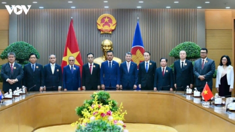 Ồng Lê Minh Hưng - Thủ tướng Chính phủ wă mpồl đơng lam anih lơh broă lơh jat adat boh lam ală lơgar Asean
