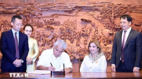Khua mir sir dêh čar Panama rai čuă sit nik Việt Nam