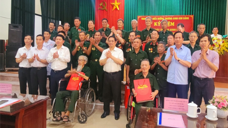 Thủ tướng teh đak Phạm Minh Chính năm tơ mang tơ̆ Anih rong hơ met lĭnh jĭ rơ ka Kim Bảng, dêh char Hà Nam