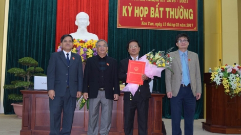 Kon Tum: Pôk tơmơt dơ\ng Kơ ie\ng Kơdră che\p pơgơ\r Dơno\ an^h ve\i lăng kon pơlei dêh char