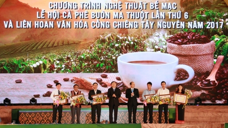 Lêh ako\m Cà-phê Buôn Ma Thuột ‘măng mă 6  keh kong hloh kơ tơdrong hơpơi.