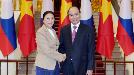 Thủ tướng sơng pơma dơnu\h hăm Kơdră che\p pơgơ\r Kuo#k ho#i Lào