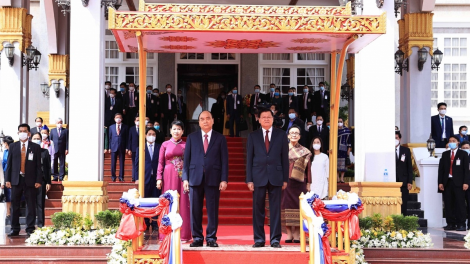 Pơm lêh sơng Kơdră chĕp pơgơ̆r Tĕh đak Nguyễn Xuân Phúc năm tơmang tĕh đak Lào