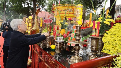 Tổng Bí thư, Kơdră che\p pơgơ\r Te\h đak Nguyễn Phú Trọng so\h hlôt nhang tơ\ Hoàng Thành Thăng Long