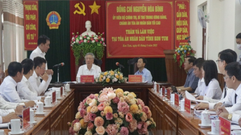 Kơdră chĕp pơgơ̆r Dơnŏ anĭh tơm xek tơlang tĕh đak Nguyễn Hoà Bình bơ̆ jang hăm dêh char Kon Tum