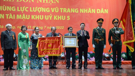 Anih jang kơpal {an {^ thư pôk Hơnăn Khul jang kon pơlei Nuih mơng pôk ăn Anih jang Tai ma#u Anih jang Kơpal  Khu 5