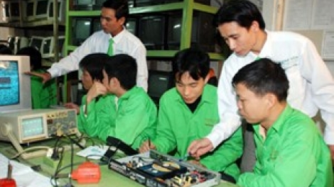 Khaw tin tuk 10h30 saong tuk14h30 harei 4/11/2015